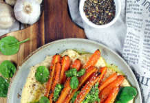 Carote al forno su hummus e pesto
