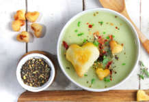 Zuppa speziata di carciofi e porri