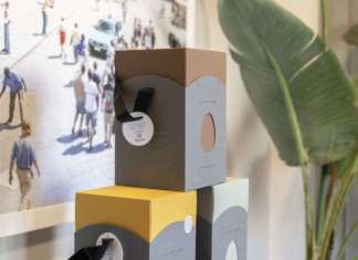 Le uova artigianali di cioccolato crudo cioccolato crudo