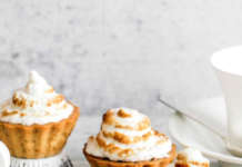 Crostatine di grano saraceno con crema al limone e meringa