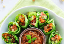 Involtini crudi di lattuga con salsa di pomodori secchi e noci