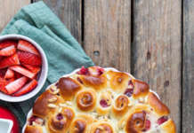 Torta di rose alle fragole