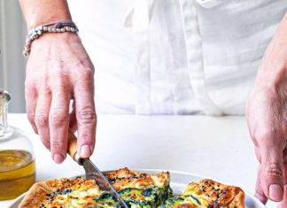 Torta salata con tarassaco e stracchino