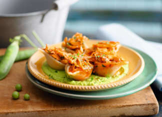 Pasta a sorpresa: conchiglioni farciti in crema di piselli pasta