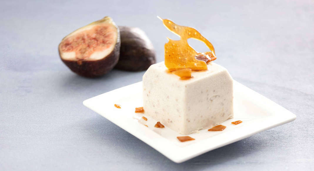 Cubi di fichi con schegge di caramello