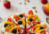 Pizza di anguria con crema di ricotta e frutta mista
