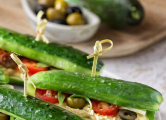 Panini di cetriolo ripieni