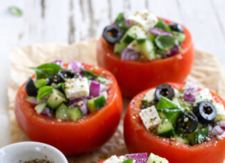 Pomodori ripieni alla greca