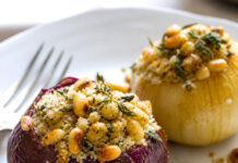 Cipolle arrosto con pinoli
