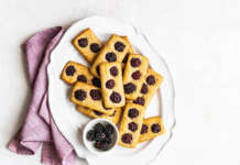 Financiers integrali con miele e more