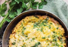 Frittata di patate e cipolle con emmental ed erbe