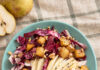 Insalata autunnale con pere caramellate e noci
