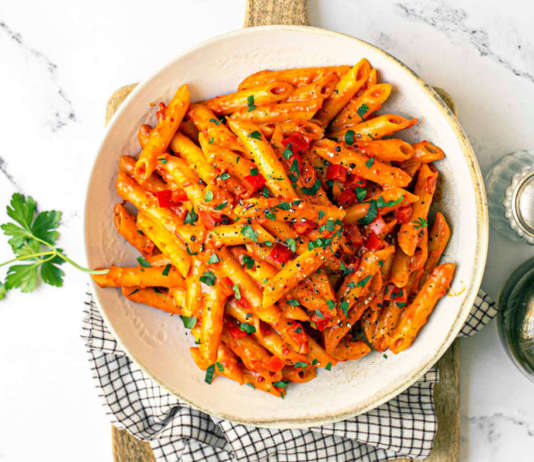 Penne con salsa di peperoni alla vodka