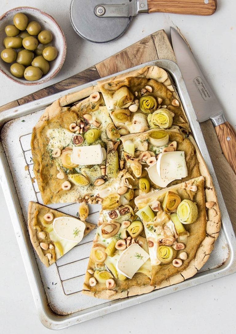 pizza-pane-porri-brie Pizza di pane con porri, brie e nocciole