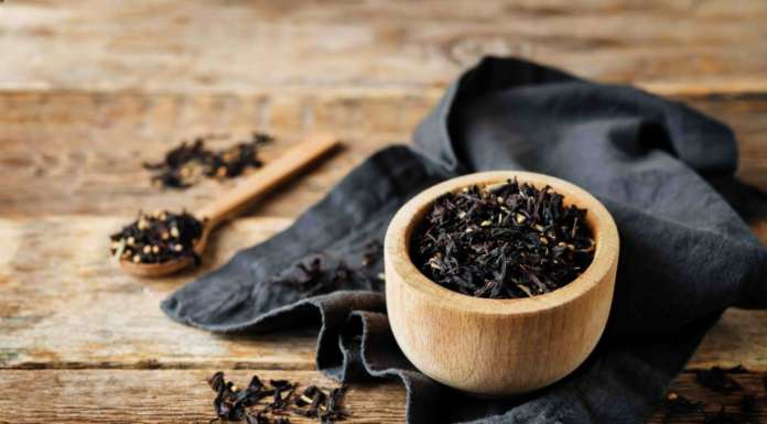 Anche bere tè nero ci aiuta un po’ a diventare longevi