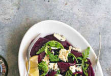 Carpaccio di barbabietole arrosto con rucola e gorgonzola piccante
