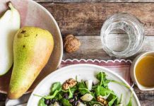 Insalata di pere con fagioli neri e noci