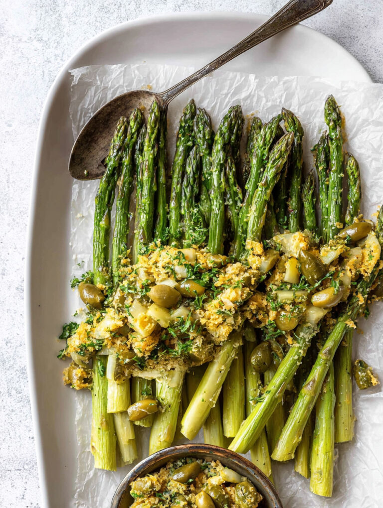 Asparagi al forno con cetriolini e capperi