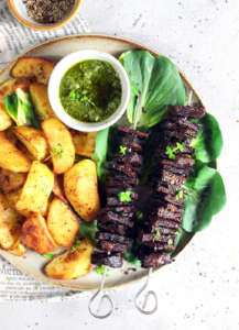 Spiedini kebab di barbabietola arrostita