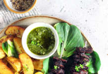 Spiedini kebab di barbabietola arrostita