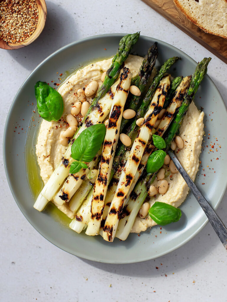 Asparagi grigliati su crema di fagioli