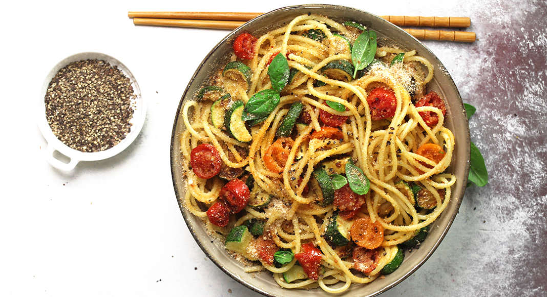 Pasta pomodorini, zucchine e parmigiano
