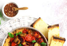 Hummus con pomodorini e melanzane