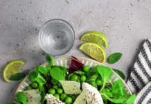 Insalata di songino, piselli, parmigiano e ricotta