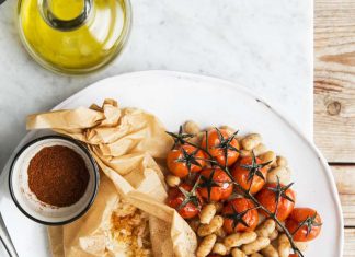 Riso bianco al cartoccio con pomodorini confit e fagioli