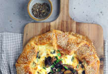 Torta salata al formaggio e funghi