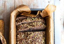 Pane veloce ai semi misti senza farina e senza lievito