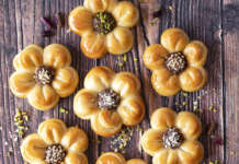 Fiori di brioche al miele