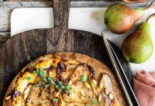Pizza integrale ai 4 formaggi con pere