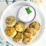 Crocchette di patate e cicoria con crema di kefir