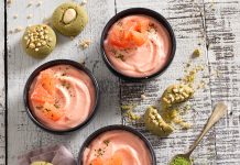 Mousse di pompelmo rosa con biscotti di riso al tè verde