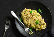 Spaghettoni fave e pepe