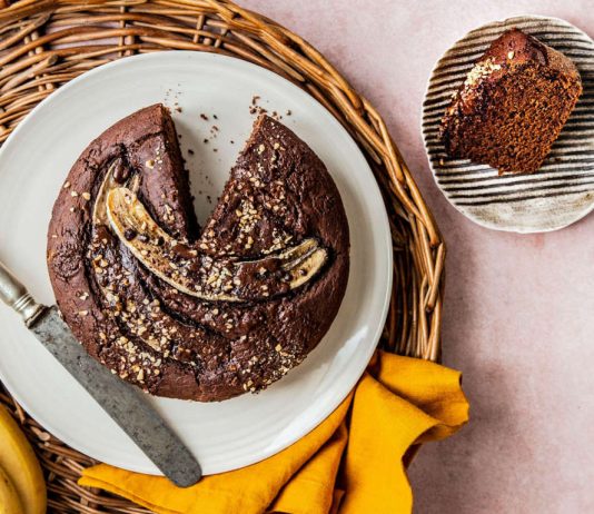 Torta al cacao con banana e avocado