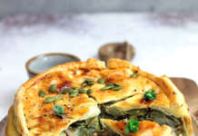 Torta salata chiusa con carciofi e ricotta