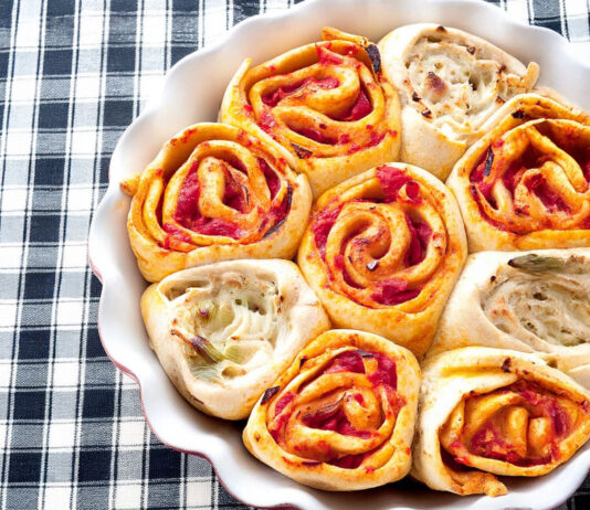 Focaccia con pomodori e cipollotti allo zenzero