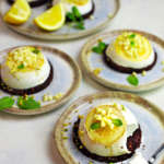 Panna cotta al limone su biscotto al cioccolato