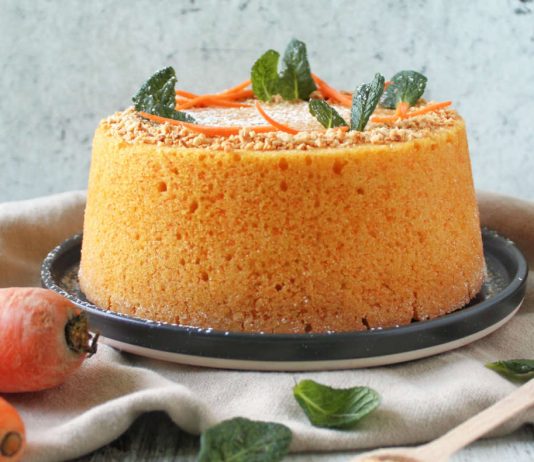 Torta vegan di carote e mandorle all'arancia