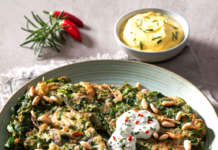 Okonomiyaki di uova con doppia salsa allo yogurt
