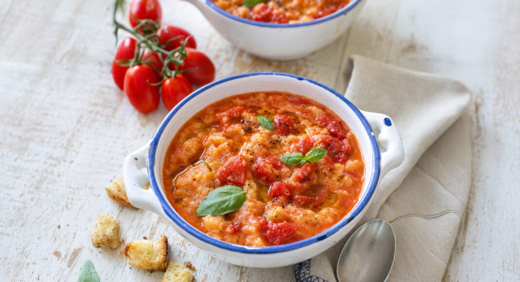 Minestra di pane e pomodoro