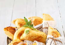 Panzerottini in padella con doppia farcia alla rucola o ai piselli