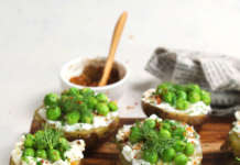 Patate novelle farcite con piselli ed erbe aromatiche