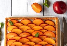 Crostata quadrata di susine