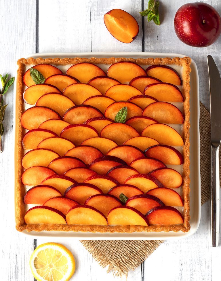 Crostata quadrata di susine