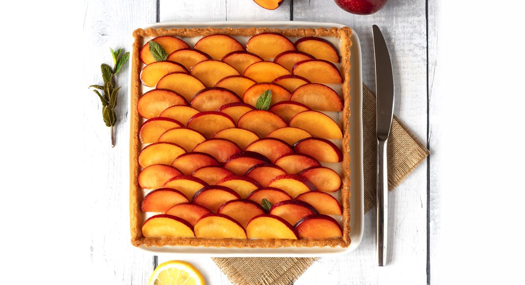 Crostata quadrata di susine