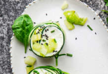 Involtini raw di cetrioli con dadolata di pomodori verdi