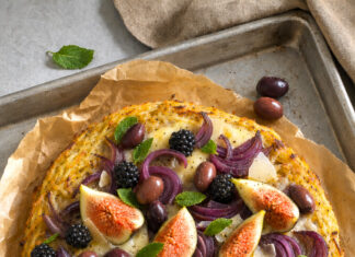Rosti di patate con fichi, more e cipolle rosse